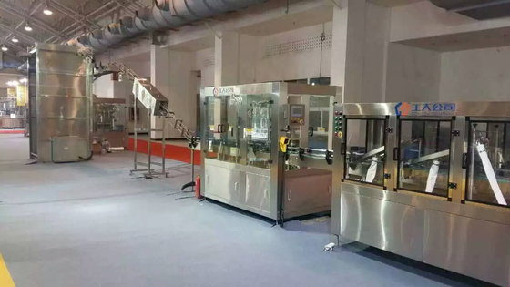 半自動ビール缶詰になるライン ステンレス鋼304 1000 CPH - 2000 CPH