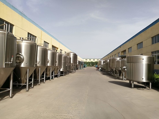 3000lモルトのビール醸造所の生産ライン大規模の技術のやかんの醸造装置