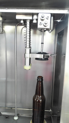 50Hz SUS304のビール/飲料のための自動ガラス ビンの充填機