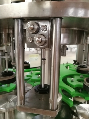 ビールのための1の自動びんの充填機Sus304 3は/飲み物を炭酸塩化しました
