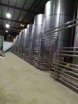5000L大規模ビール醸造装置の縦のタイプ磨かれた表面