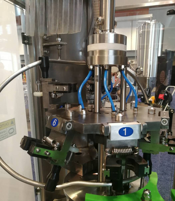 500 BPH モノブロックの充填機のガラス ビンの洗浄に満ちるおおうこと