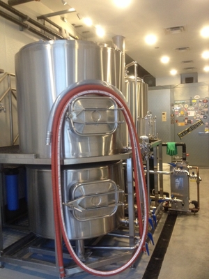 10bbl 15bbl 20bblのブリューハウスのビール生産のための商業地ビール装置SS304材料