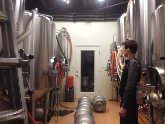10bbl 15bbl 20bblのブリューハウスのビール生産のための商業地ビール装置SS304材料