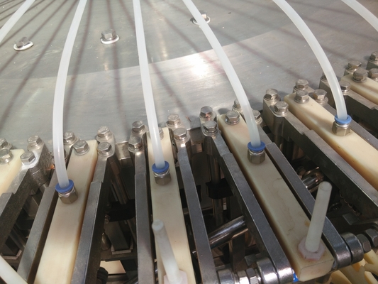 304ステンレス鋼のガラス ビンの洗浄の満ちるおおうモノブロック機械220Vか380V電圧